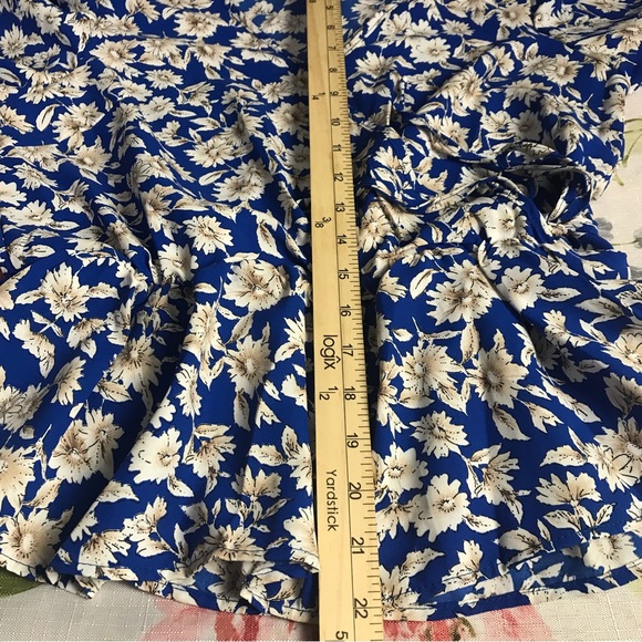 WEEK V-Neck Peplum Top Womens Size M Floral Blue short puffed sleeve pre owned - Picture 12 of 15
